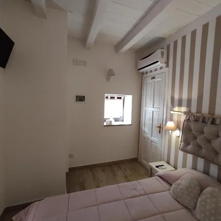 B&B La Maison Del Borgo Antico 3*