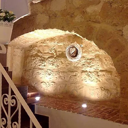 לינה וארוחת בוקר La Maison Del Borgo Antico 3*