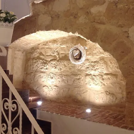 La Maison Del Borgo Antico Oda ve Kahvaltı Bari
