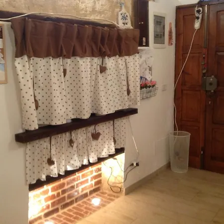 La Maison Del Borgo Antico 3* בארי